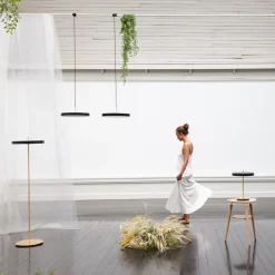 UMAGE LED-hængelampe Asteria Medium antracit/messing Ø 43 cm