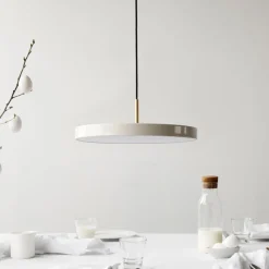 UMAGE LED-hængelampe Asteria Medium perlemor/messing Ø 43 cm