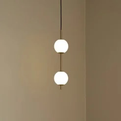 LED-hængelampe Audrey, messingfarvet, 2 lyskilder Ø 12 cm^UMAGE Sale