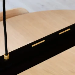 UMAGE LED-hængelampe Hazel Branch, sort/messing, 100 cm