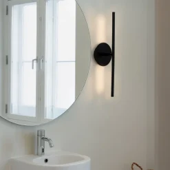 LED-væglampe Omni, sort, bredde 54 cm, 2 lyskilder^UMAGE Sale