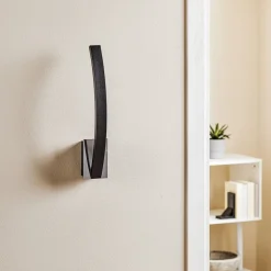 Domiluce Umbra LED-væglampe med indirekte lys, sort