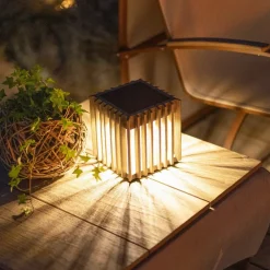 Verti LED solcellebordlampe, teakgrå, 3.000 K, 300 lm^Les Jardins Best