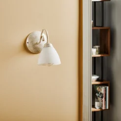 Væglampe Adoro med glasskærm, hvid^Lamkur New