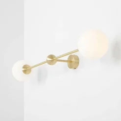 Væglampe Alison, 2 lyskilder, messing/hvid, 89 cm^ALDEX New