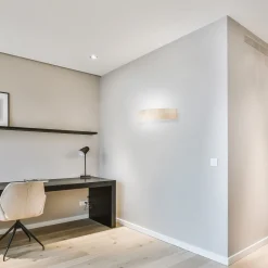 TEMAR LIGHTING Væglampe Cleo D1DR410, fyrretræ, 41 cm lang, E27