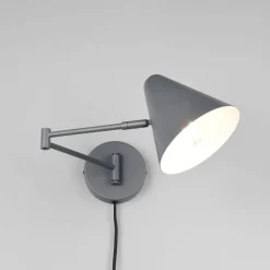 Trio Lighting Væglampe Cosima, antracit, udhæng 54 cm, metal