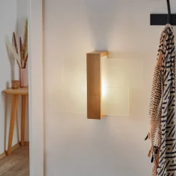 Væglampe Shifted 1, glas og lyst træ^SOLLUX LIGHTING Best