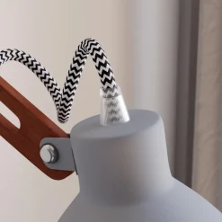 Lamkur Væglampe Skansen, træarm justerbar, grå