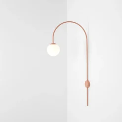 ALDEX Væglampe Una, metal, glas, koralrød