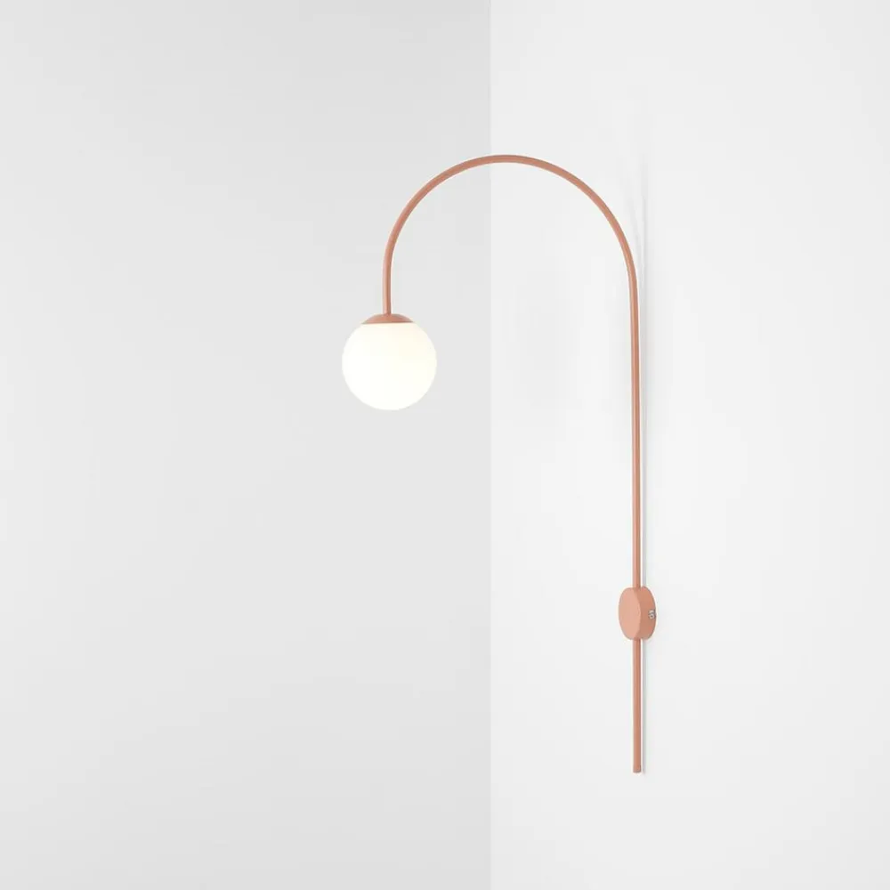 ALDEX Væglampe Una, metal, glas, koralrød