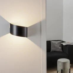 Væglampe Vero i lakeret stål, sort^EMIBIG LIGHTING