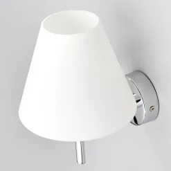 Lindby Violetta - elegant badeværelseslampe, vægmontage