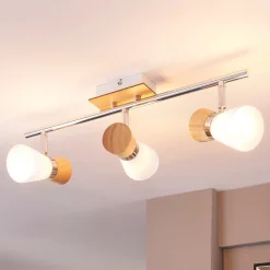 Lindby Vivica - loftslampe med 3 lys og træelementer